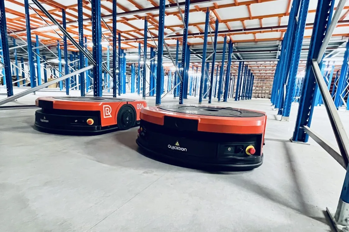 radial automated retail robots